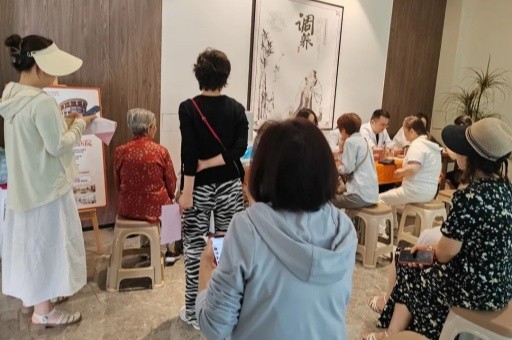 米诺娃 母亲节义诊 | 米诺娃走进金茂府，送上专属健康关爱